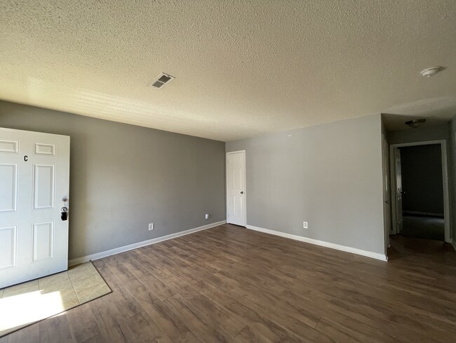 Building Photo - 4514 Bonnell Dr NW