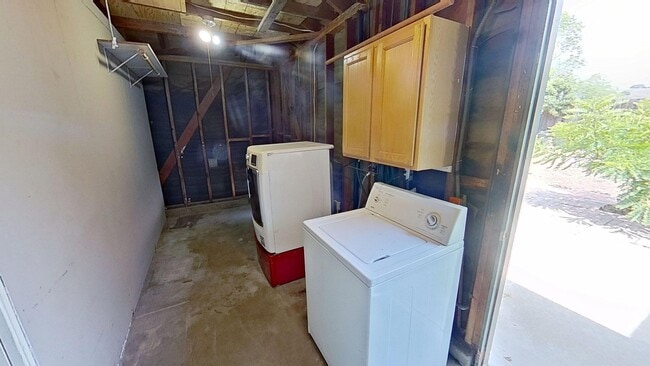 Building Photo - 4 Bedroom/2 Bathroom house in Goleta