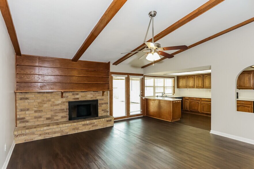 Building Photo - 1921 Wilderness Trail