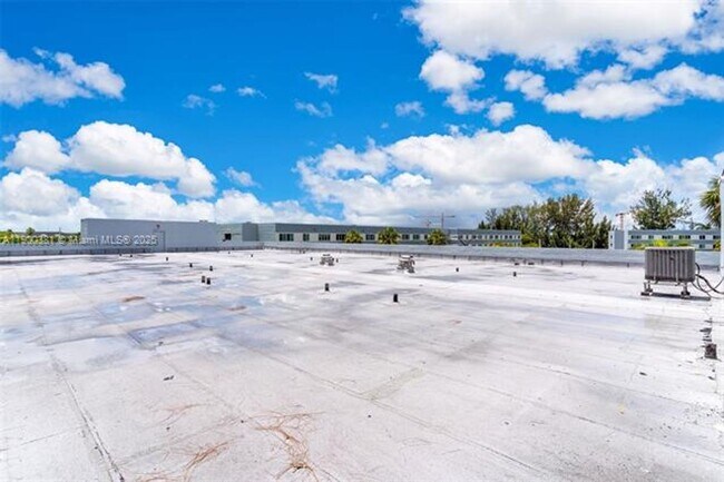 Building Photo - 14820 Naranja Lakes Blvd