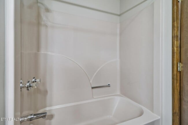 Building Photo - 101 Walden Ridge Dr