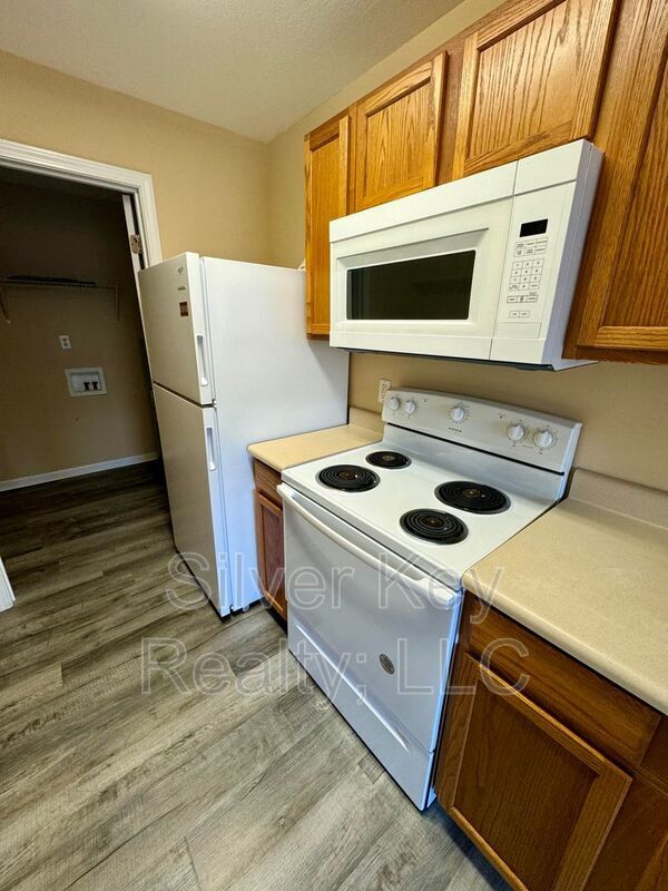 Building Photo - 268 Willow Creek Drive