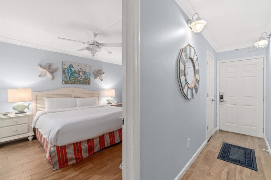 Building Photo - 8743 Thomas Dr