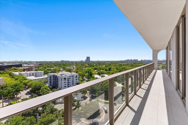 Building Photo - 2678 Tigertail Ave