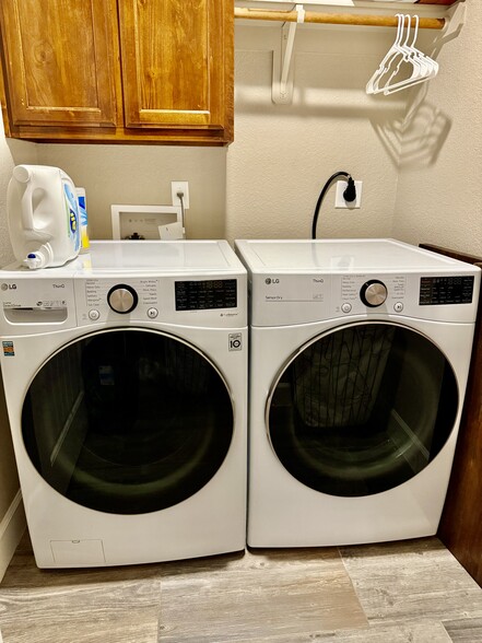 Laundry room - 3006 Crystal Ann Dr