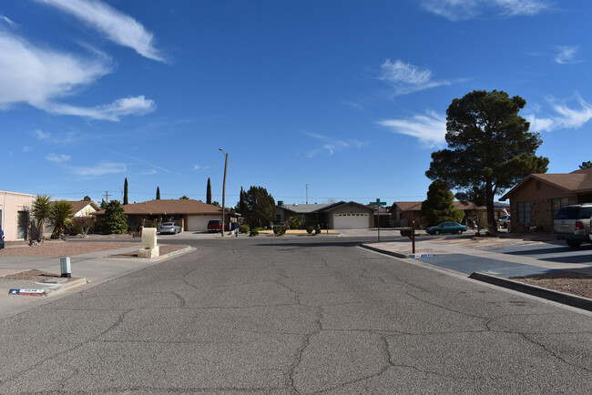 Building Photo - 11234 Red Hawk Ln