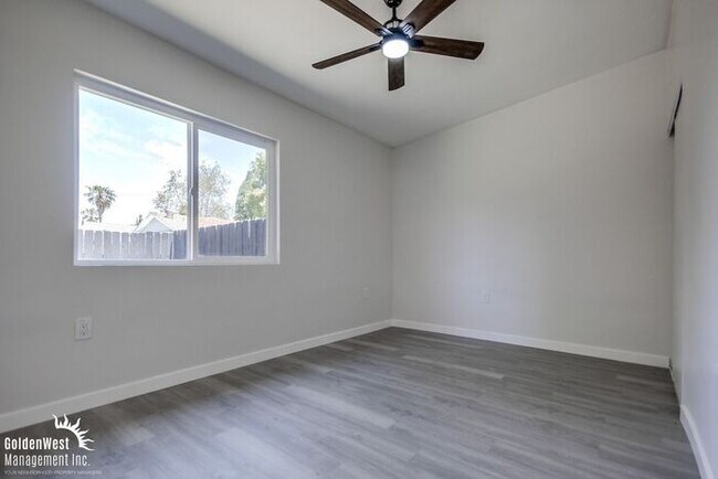 Building Photo - Remodeled 2Bdm 1Ba Apartment with Spacious Yard in La Mesa