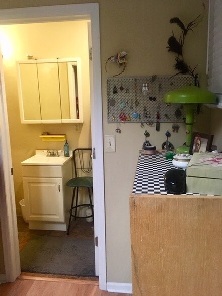 Building Photo - 1560 Detroit St