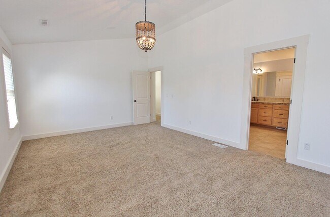 Building Photo - 4325 N McKinley Pk Ave