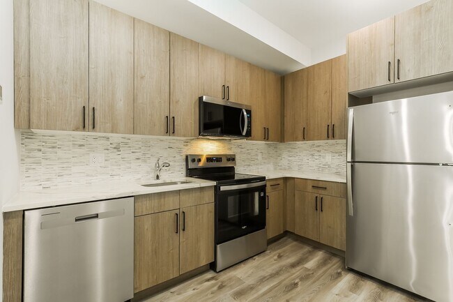 Building Photo - 163 W Cumberland St