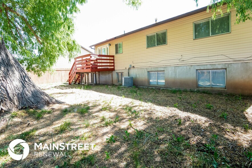 Building Photo - 1980 S 200 E