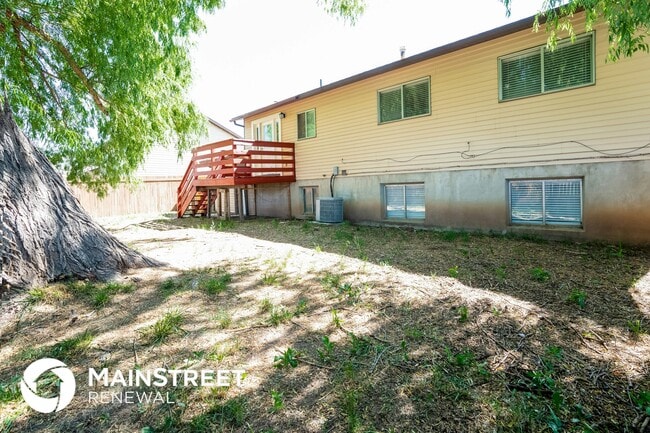 Building Photo - 1980 S 200 E