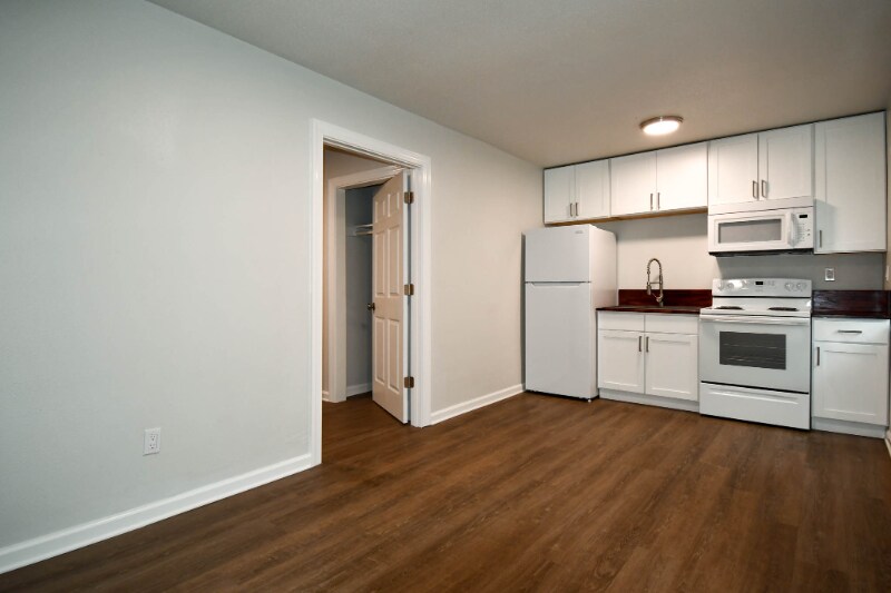 Building Photo - 5094 J E L Dr