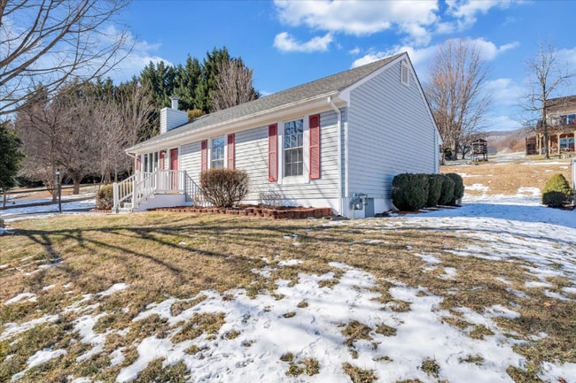 Building Photo - 518 Hillview Dr
