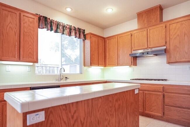 Building Photo - Charming Three Bedroom Napa Home Close to Queen of the Valley Medical Center