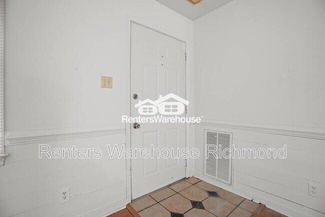 Building Photo - 12330 Deerhurst Dr