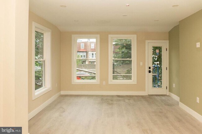 Building Photo - 223 S 44th St