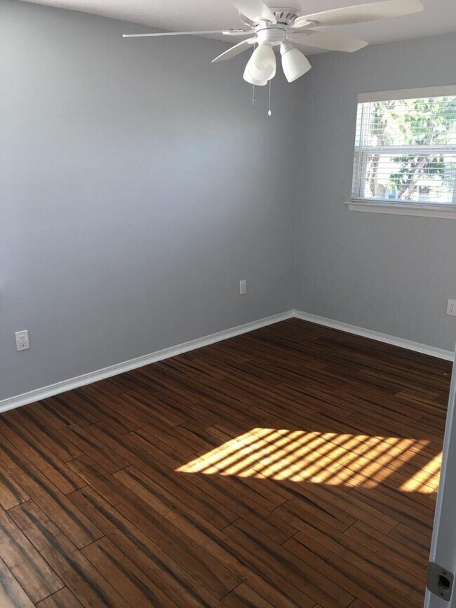 Building Photo - 1221 Quail Ridge Dr