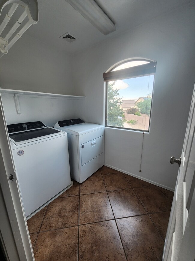 Building Photo - 10690 S Kush Canyon Ln