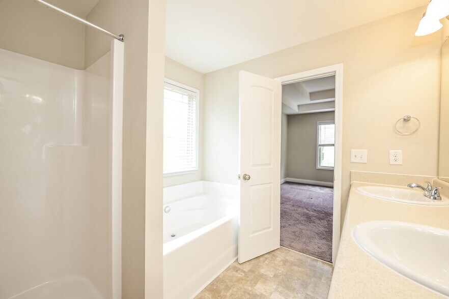 Building Photo - 592 Joneus Dr