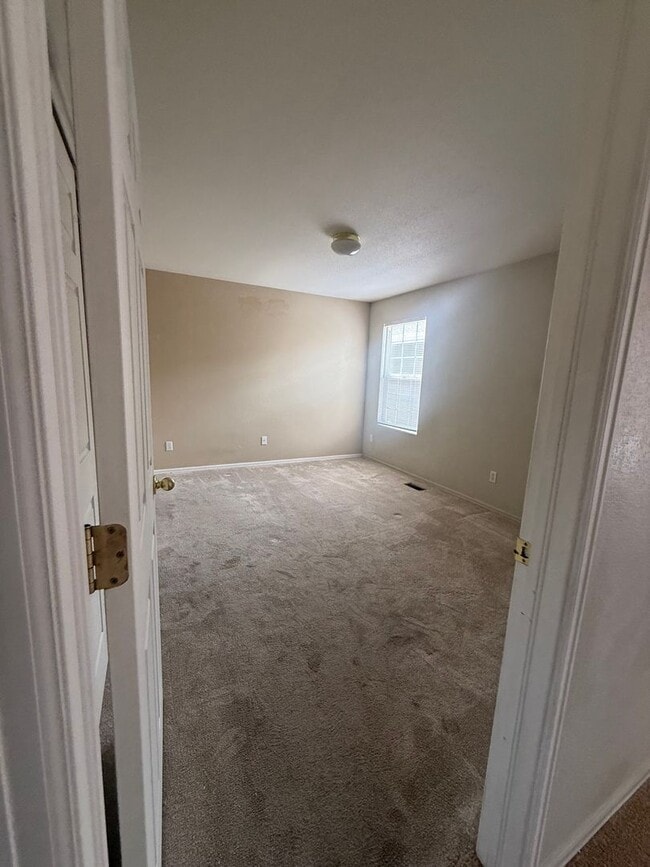Building Photo - Condo for rent on Ellers Grove