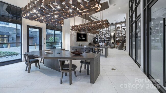 Building Photo - 4401 Barclay Downs Dr