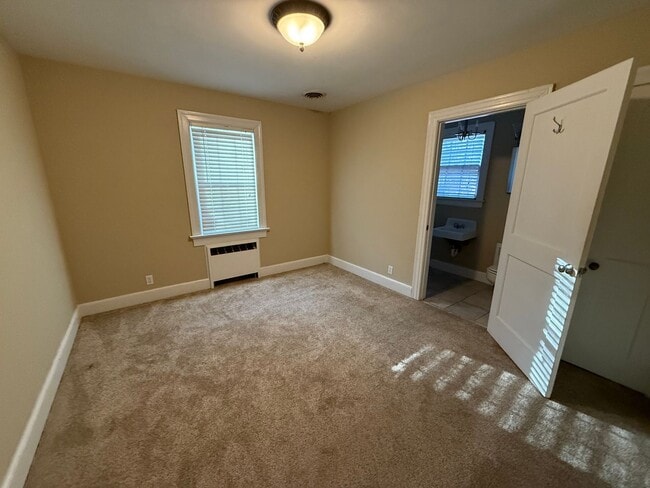 Building Photo - 506 Monticello Dr NW