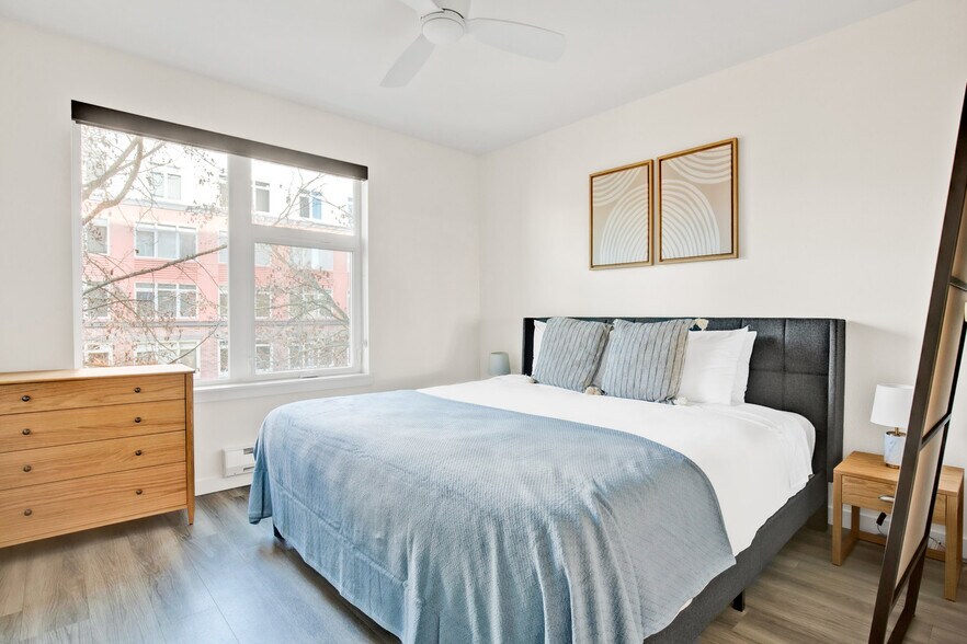 Building Photo - 1530 Belmont Ave