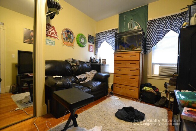 Building Photo - 28 Justin Rd