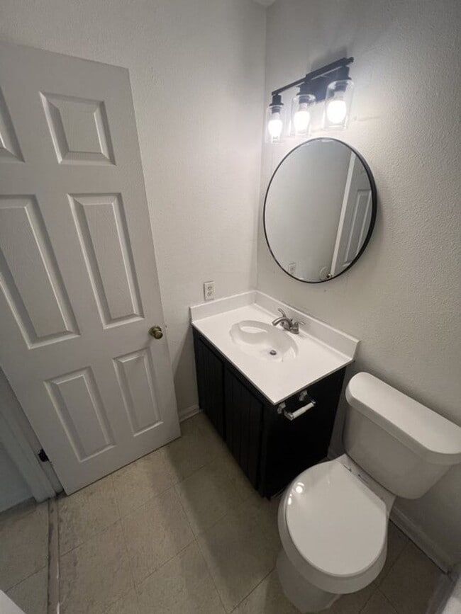 Building Photo - 2 bedroom, 2 bath apartments in Sherwood F...