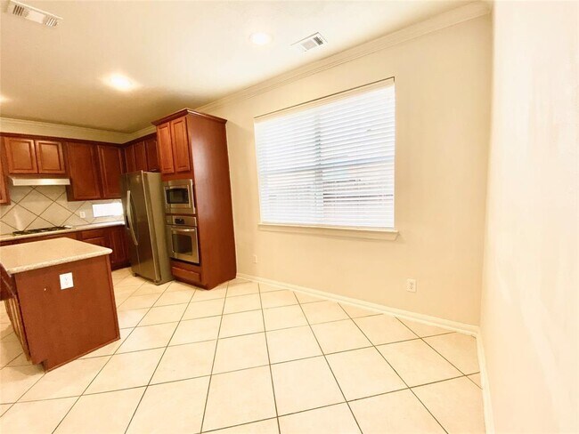 Building Photo - 5518 Chantel Way