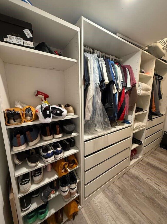 Building Photo - 2731 NE 14th Street Causeway