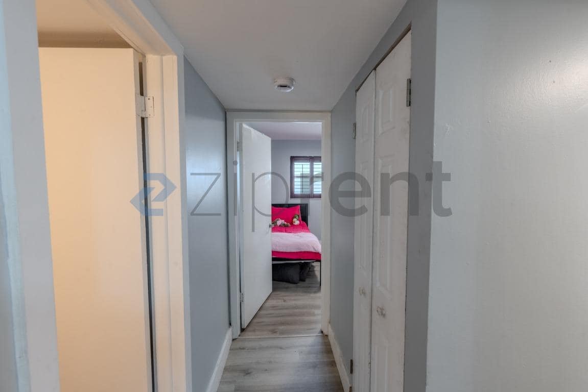 Building Photo - Unit 505