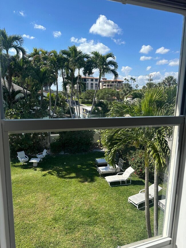 Building Photo - 258 Seminole Ave