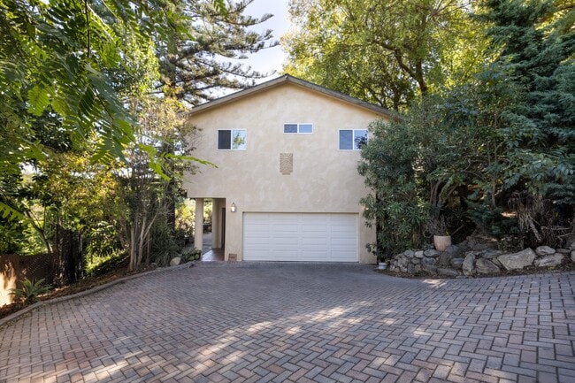 Building Photo - 2924 Arriba Way