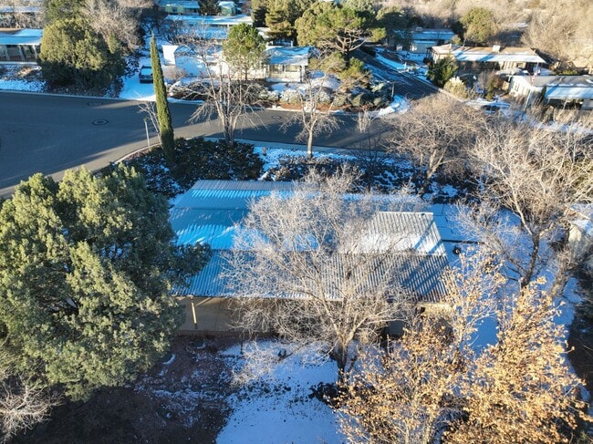 Building Photo - 2 bed, 2 bath Home in Prescott!