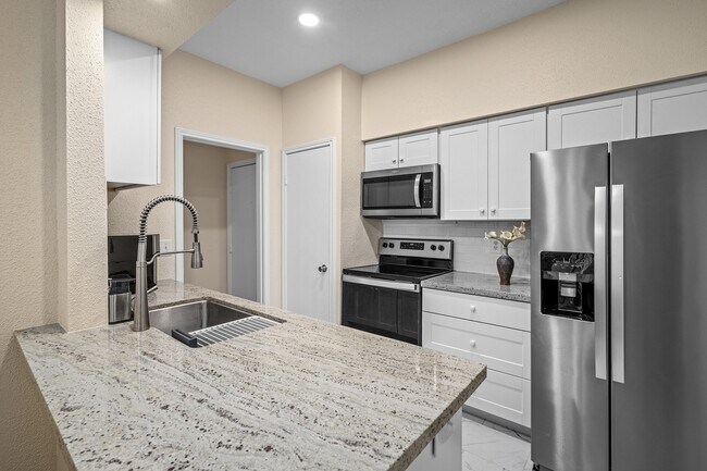 Building Photo - 2475 Underwood St