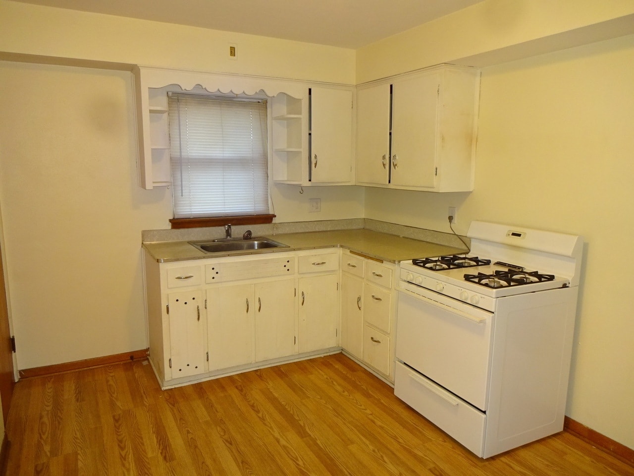 Building Photo - 2003 Richmond St