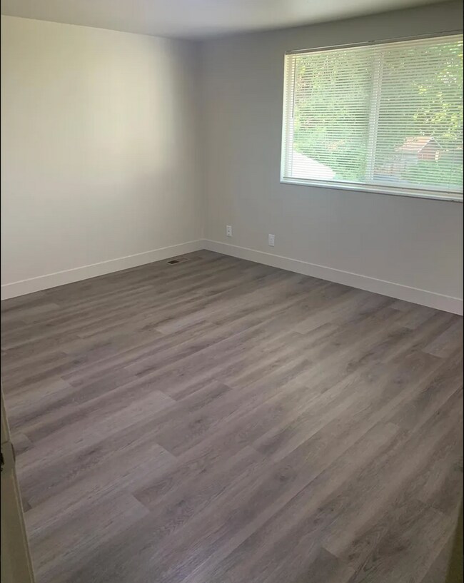 Building Photo - 1592 S 500 E