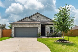 Building Photo - 2422 Agassiz Dr