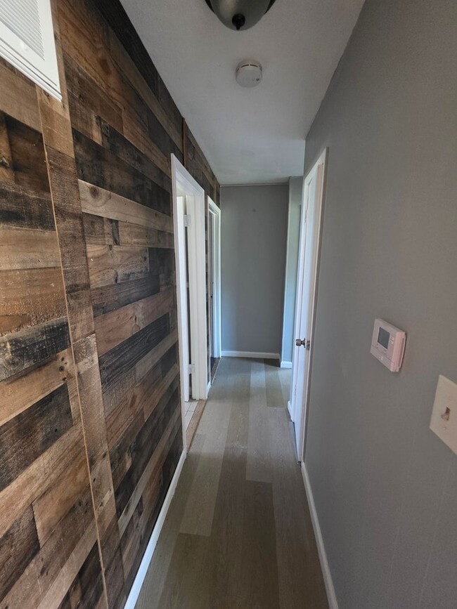 Building Photo - Very Cute 3bd/1bath home