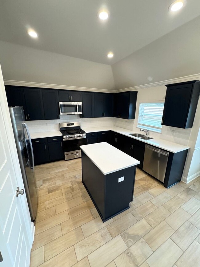 Building Photo - Legacy Neighborhood!