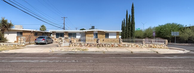 Building Photo - Northeast home with refrigerated air