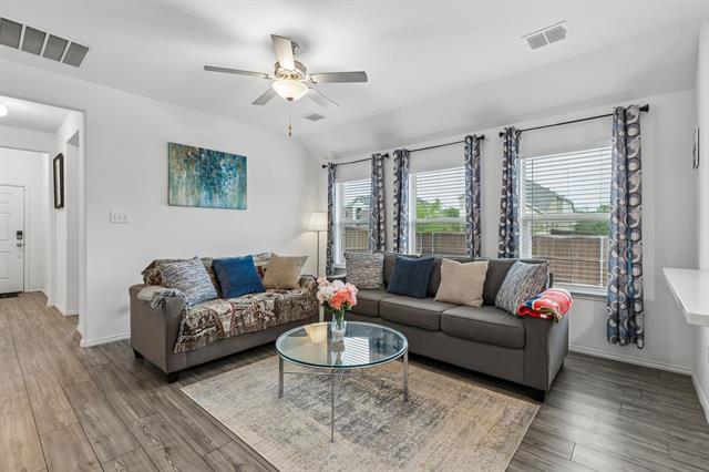 Building Photo - 4001 Fairmont Ln