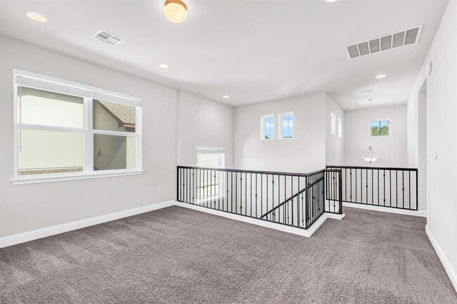 Building Photo - 6716 Vitruvius Dr