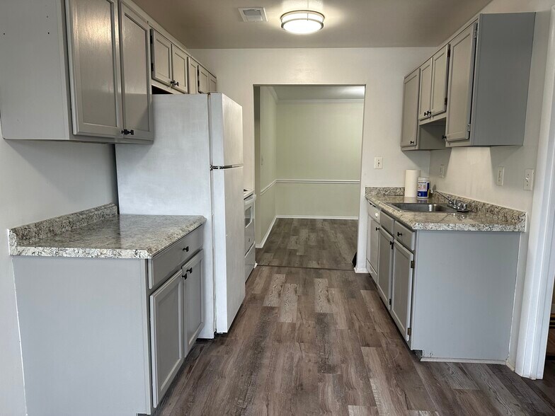 Building Photo - 8131 Needwood Rd