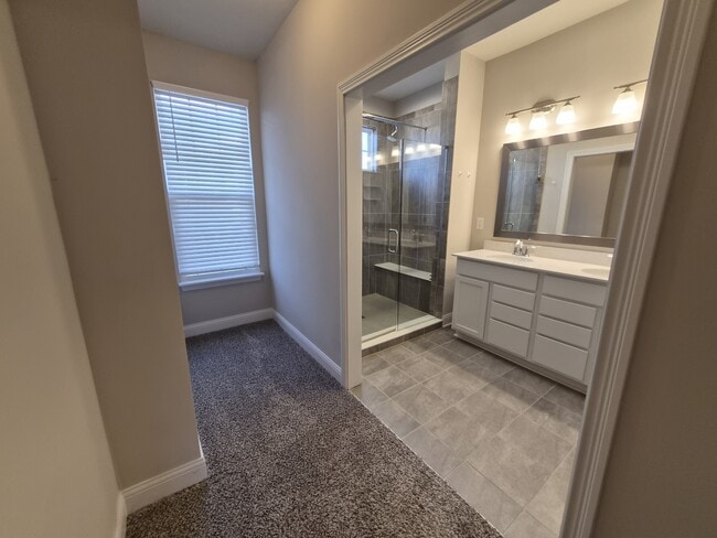 Building Photo - 14221 James Dean Dr