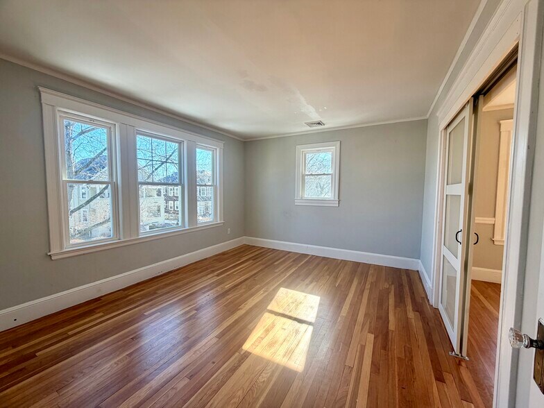 Building Photo - 102 Greaton Rd