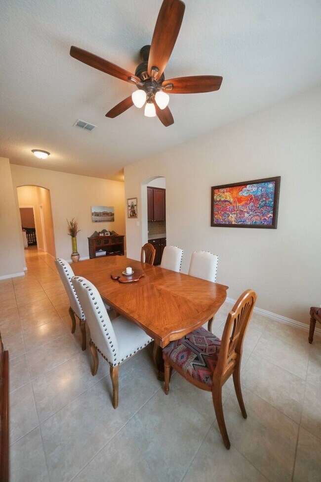 Building Photo - Executive-Style Home Now Available in Crossvine (Schertz) Realtor Commission: $750