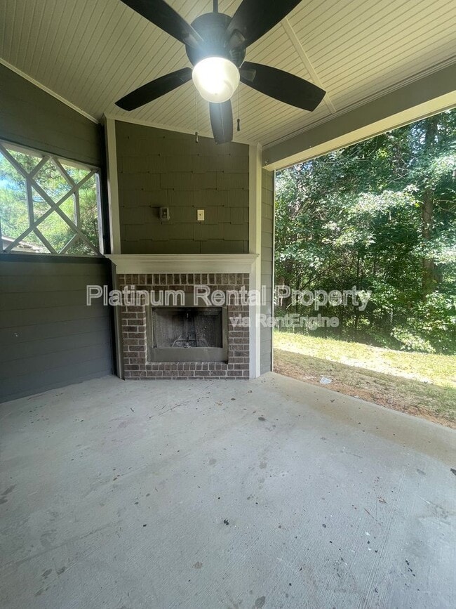 Building Photo - 7350 Silk Tree Pt